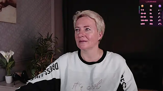 Nika_Smit live cam on StripChat