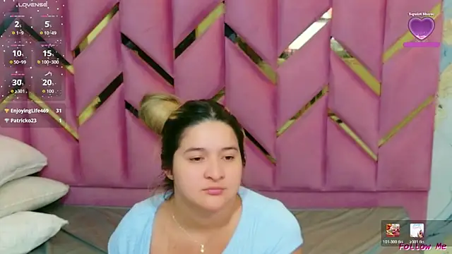 collegepawglovedaddy live cam on StripChat