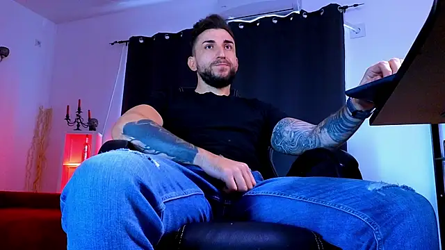 MightyAaron66 webcam