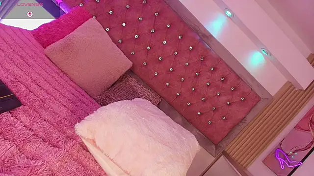 MylaDreams webcam