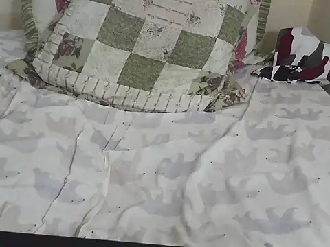 234lucy webcam