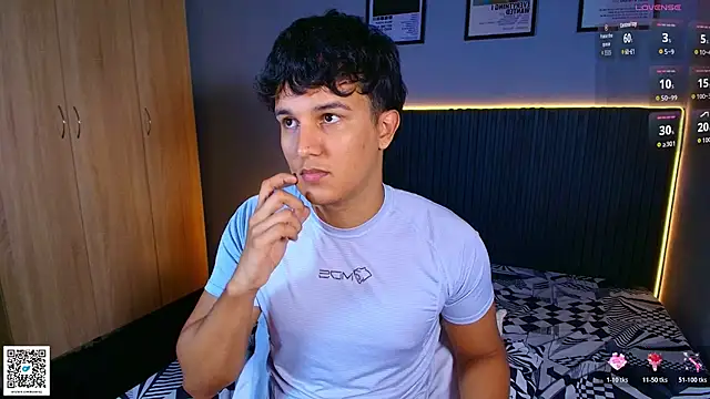 Leo_Savage_ webcam