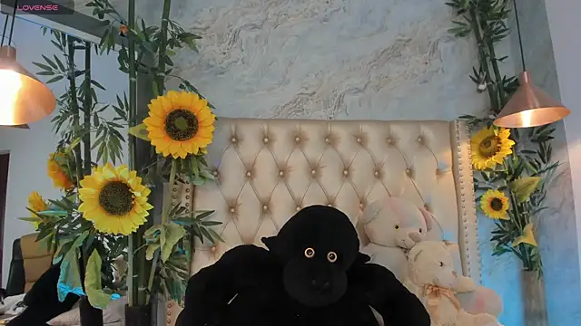 LittleeJaz webcam