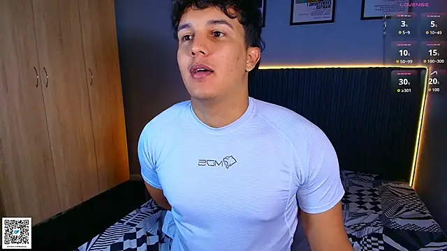 Leo_Savage_ webcam