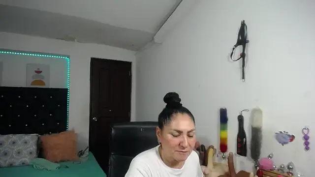 mature_bigboobs10 webcam