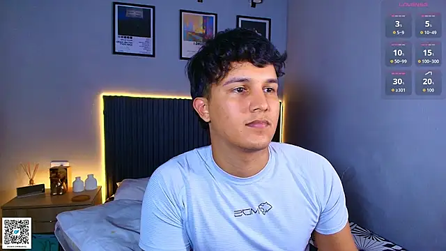 Leo_Savage_ webcam