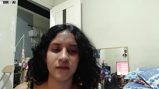 AlinaWoolf_ webcam