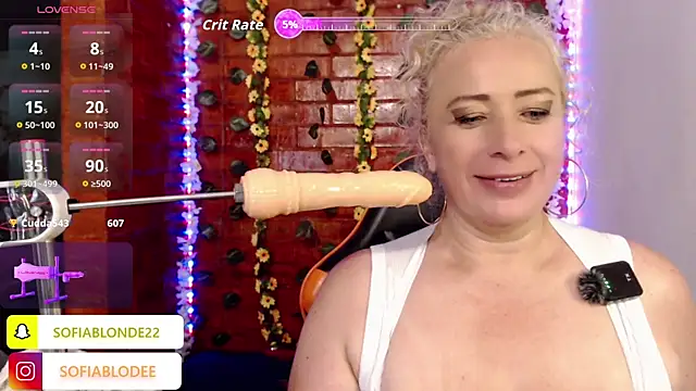 sofiacurvy_45 webcam