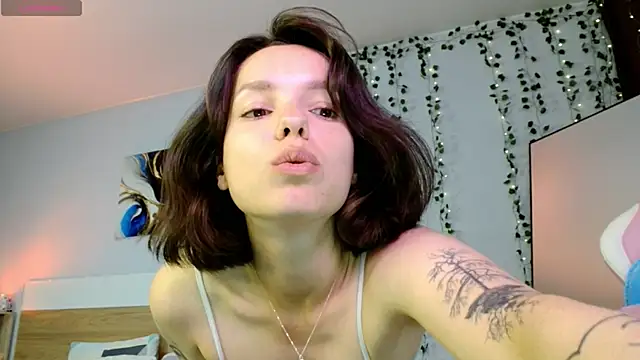 Maya_Campbell webcam