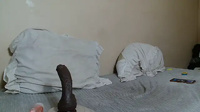 KinkyJXxX webcam