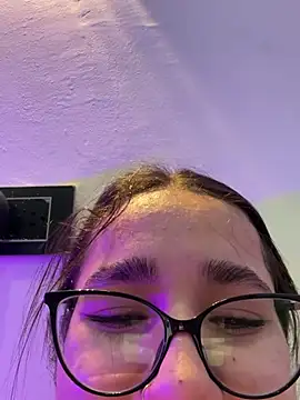 miakhalaf_ webcam