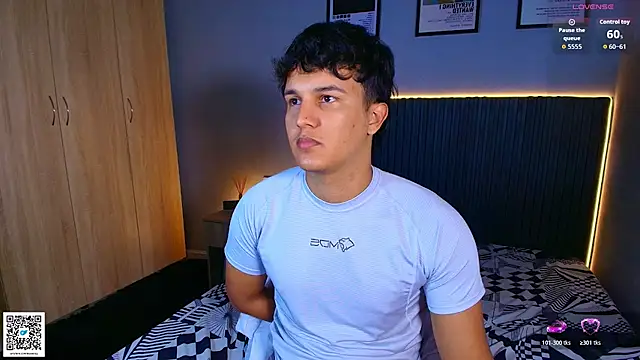 Leo_Savage_ webcam