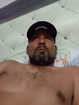 Ernesthot82 live cam on StripChat