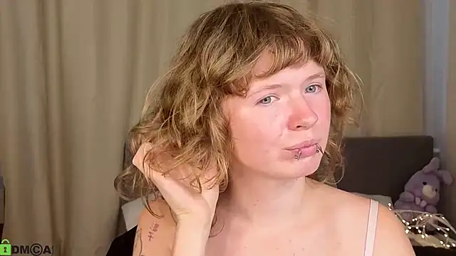 VioletDesiree webcam