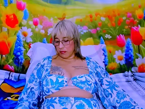 indianroxy webcam