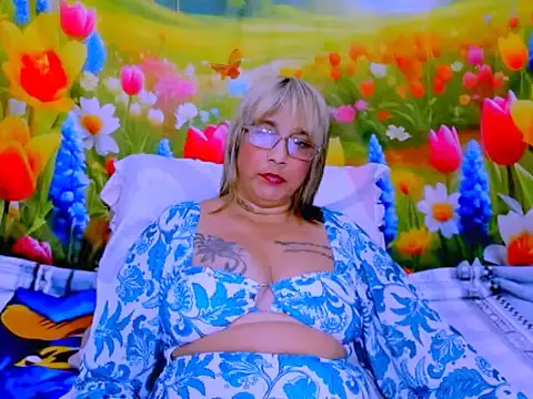 indianroxy webcam