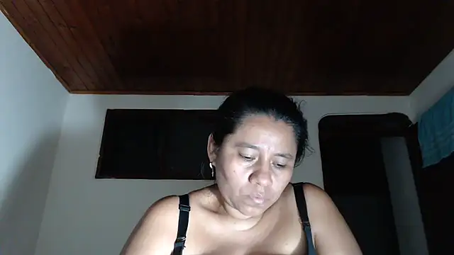 adrixxx38 webcam