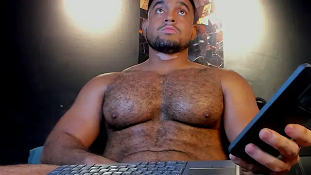 Big_furry_bear13 webcam