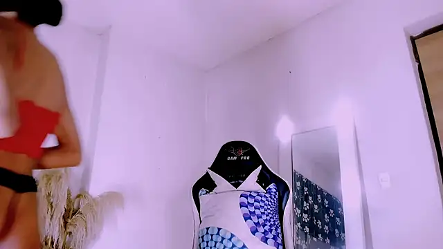 carolinemiller7 webcam