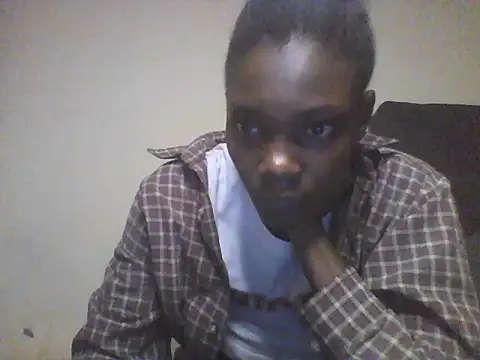 petite_keilah webcam