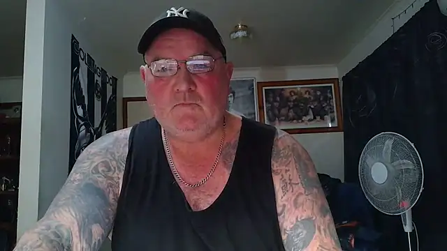 KINKYBLUEYES69 webcam