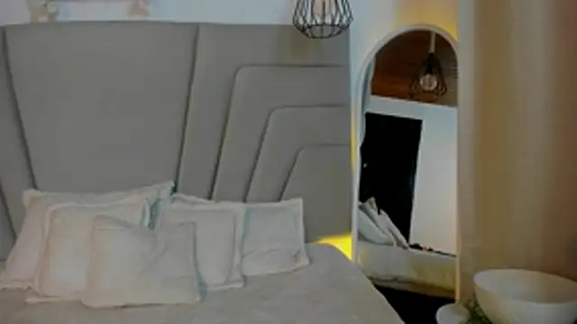 Nicole_Brown1126 webcam