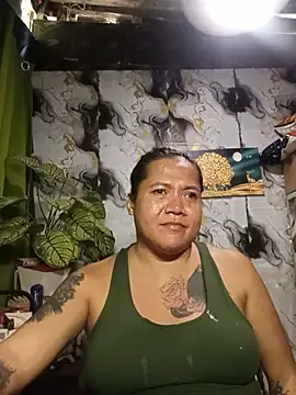 TabooSHOWgirl18 webcam