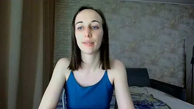 Anika_bloom webcam
