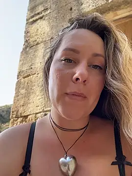 Mona_Plus webcam