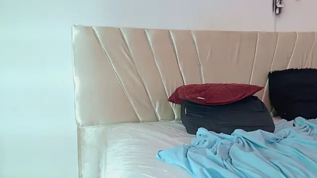 aly_n_sebas webcam