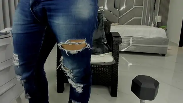 master_leather webcam