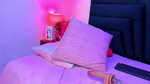 VictoriaRouge_ webcam