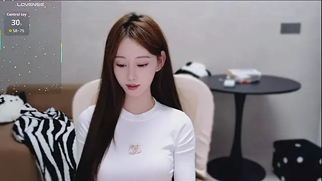 Lynne-1 webcam