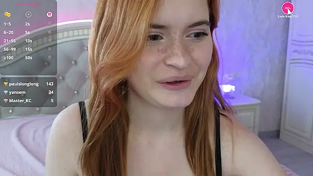 ElarisCrowe webcam