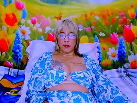 indianroxy webcam