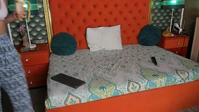 VallerieJones webcam