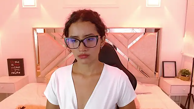 daianaa_ live cam on StripChat