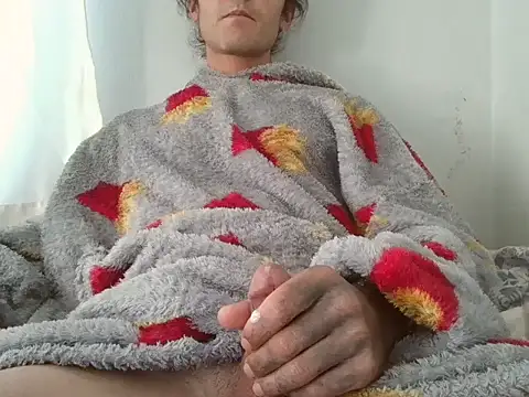 MAYBEYOUTWT live cam on StripChat