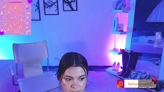 NahiaraEvans_ webcam