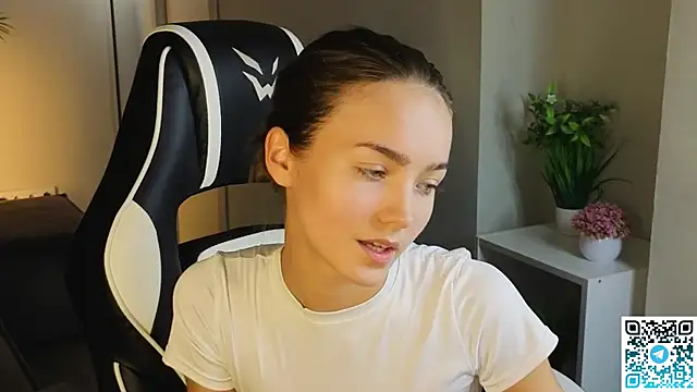 Leslie_Scott webcam