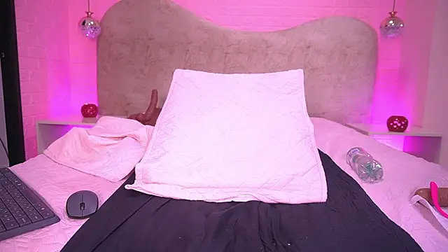 zzoe_ webcam