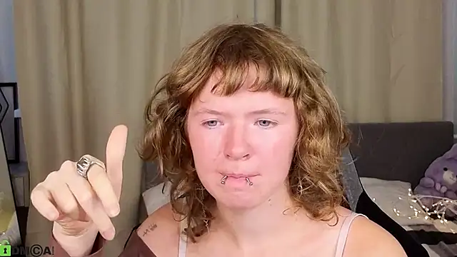 VioletDesiree webcam