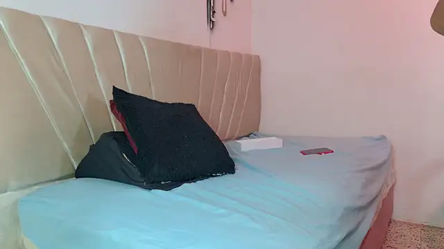 aly_n_sebas webcam