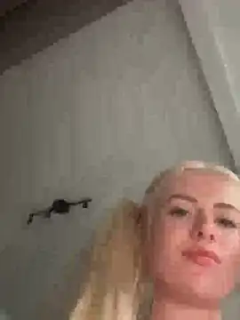 blondebunny999_999 webcam