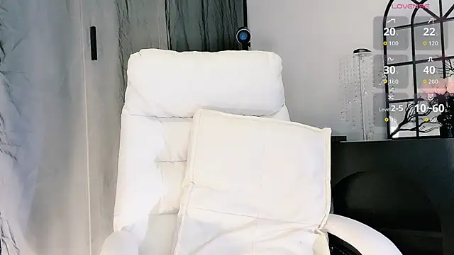 lvy-w live cam on StripChat