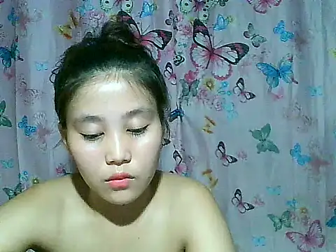 SexyAsianPussy4u webcam