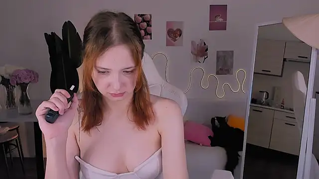 LittlePeach007 live cam on StripChat