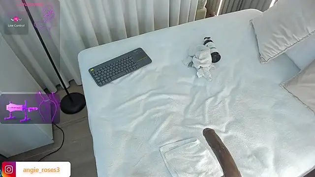 angiee_roses webcam