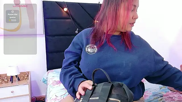 kinkyhousewifee webcam