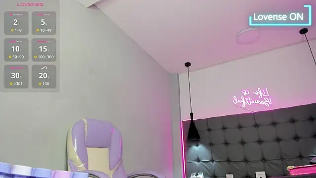 scarletcherry18 webcam
